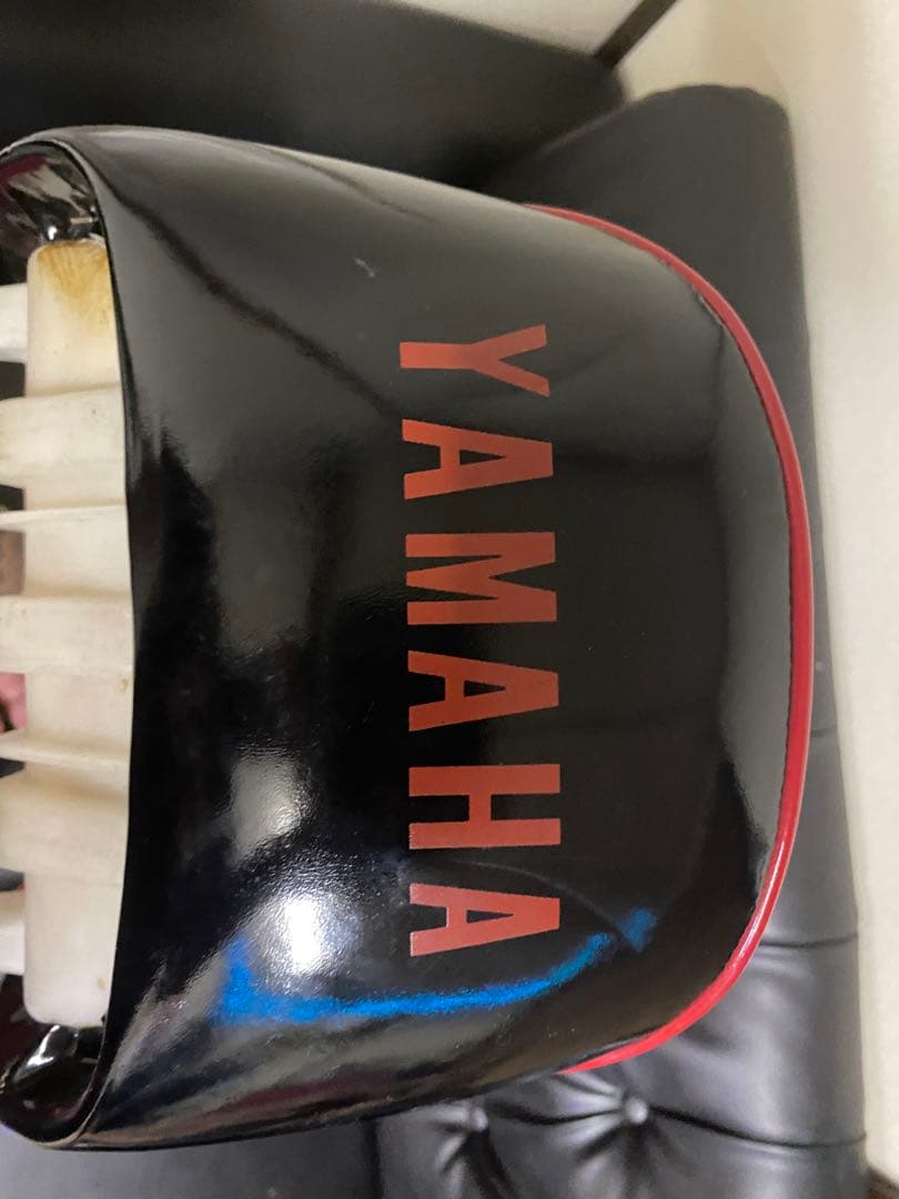 haluhalu。YAMAHA バイクシート 黒 赤 XJR400