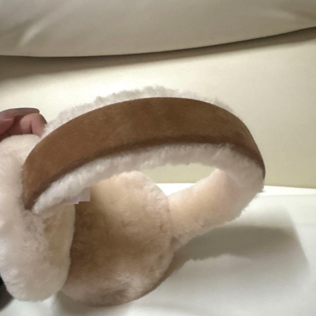 UGG Sheepskin Embroidery Earmuff イヤーマフ