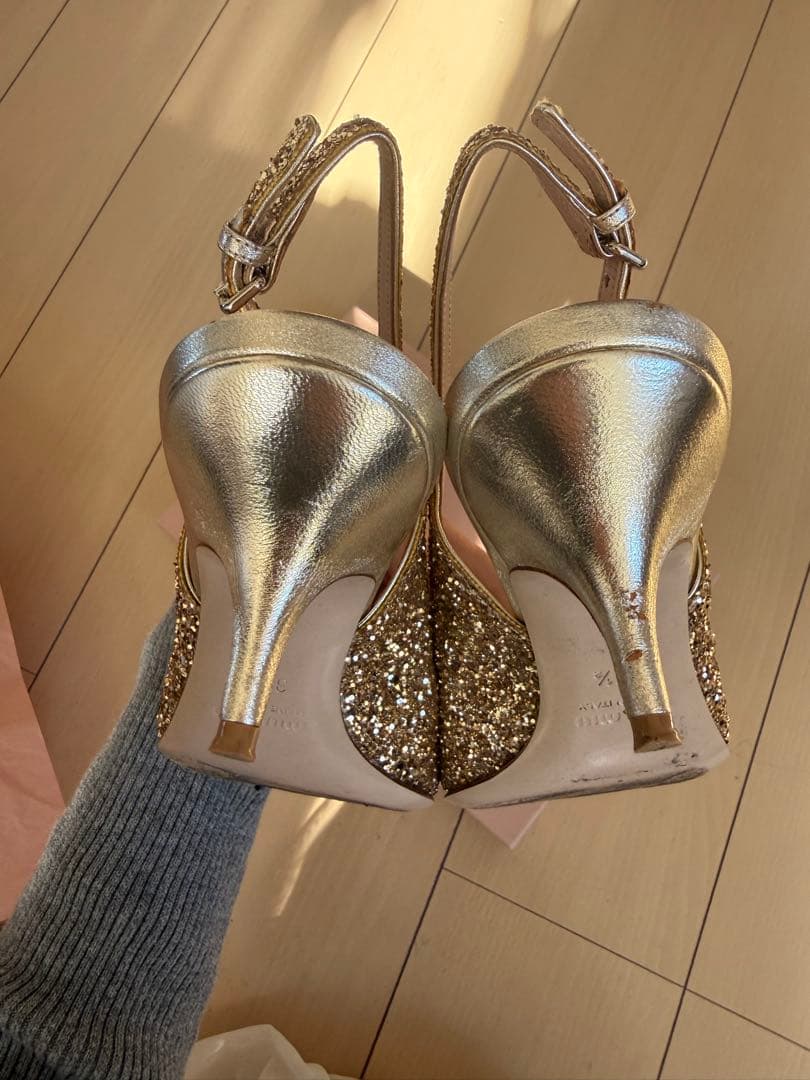 miu miu ゴールド グリッター パンプス