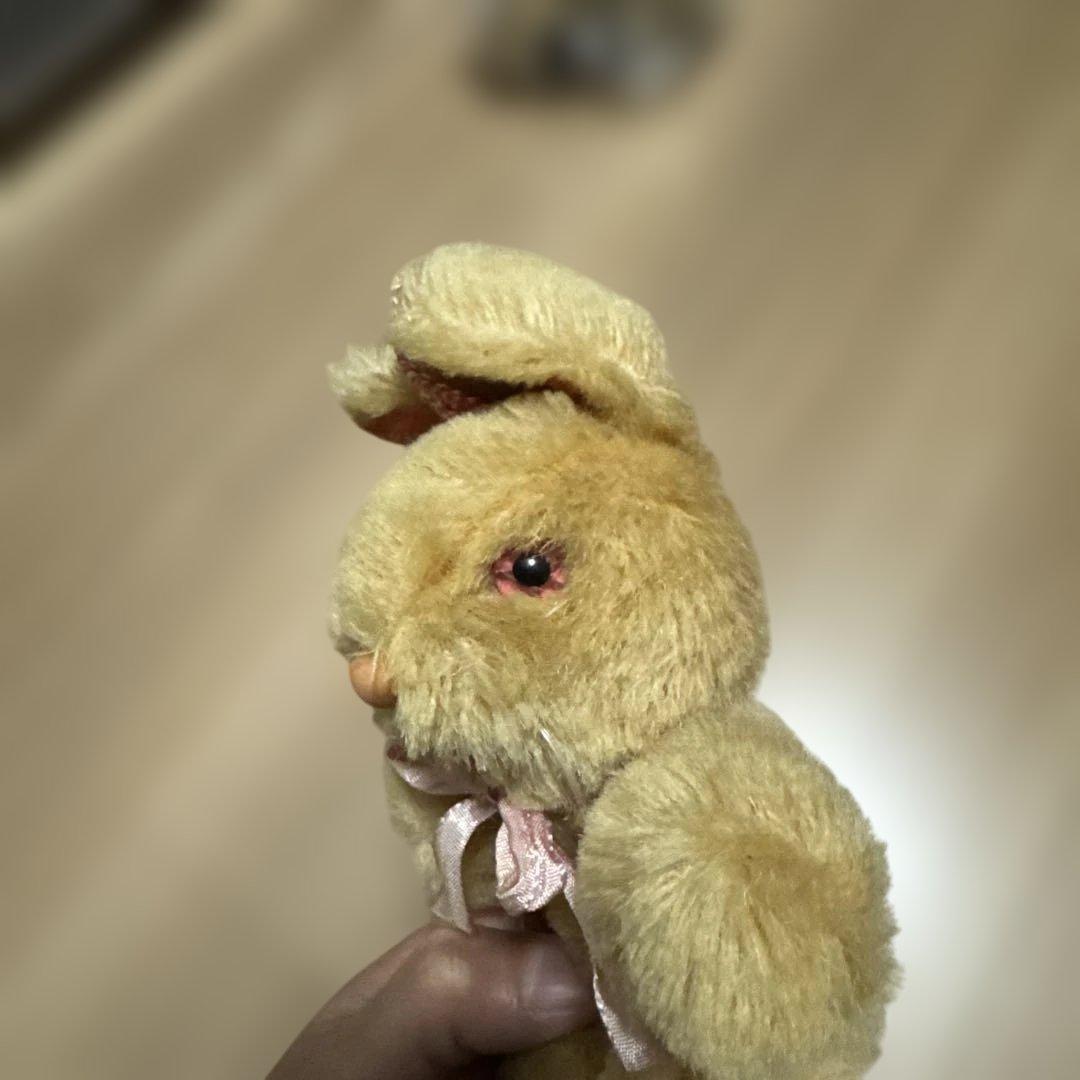 アンティーク　ポンポン　ウサギのぬいぐるみ ベージュ ピンクリボン