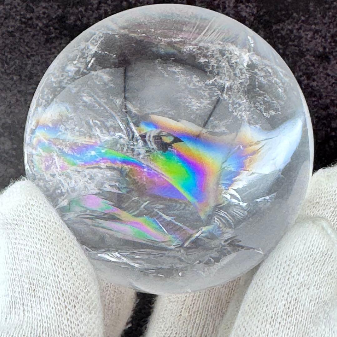 M-13虹入り水晶スフィア　アイリスクォーツ　天然石　クリスタル　パワーストーン