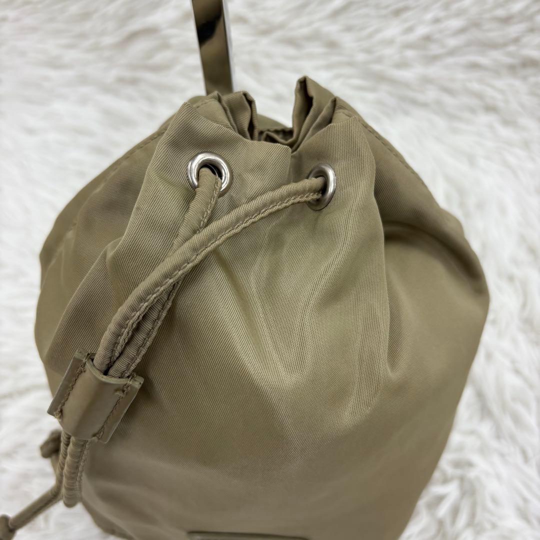 PRADA テスートナイロン 巾着バッグ アクセサリーポーチ カーキ 三角ロゴ