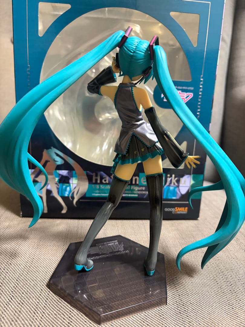 ボーカロイド初音ミクHatsune Miku 1/8スケールフィギュア