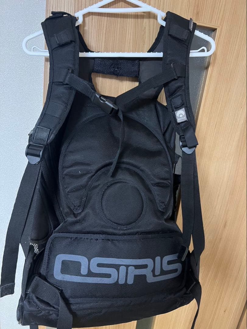 OSIRIS スピーカー付き黒リュック