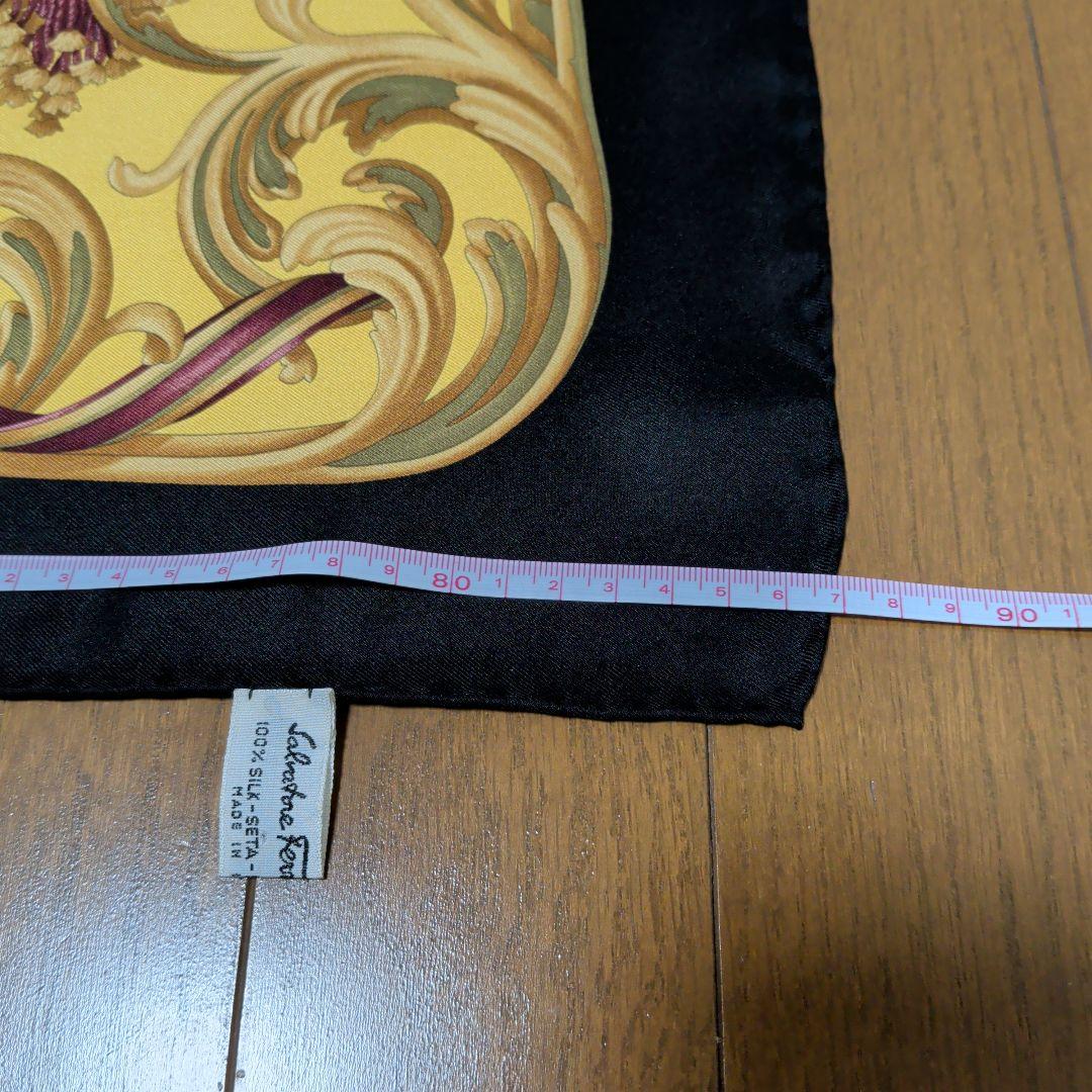 フェラガモ　FERRAGAMO　シルクスカーフ　アニマル柄　新品未使用