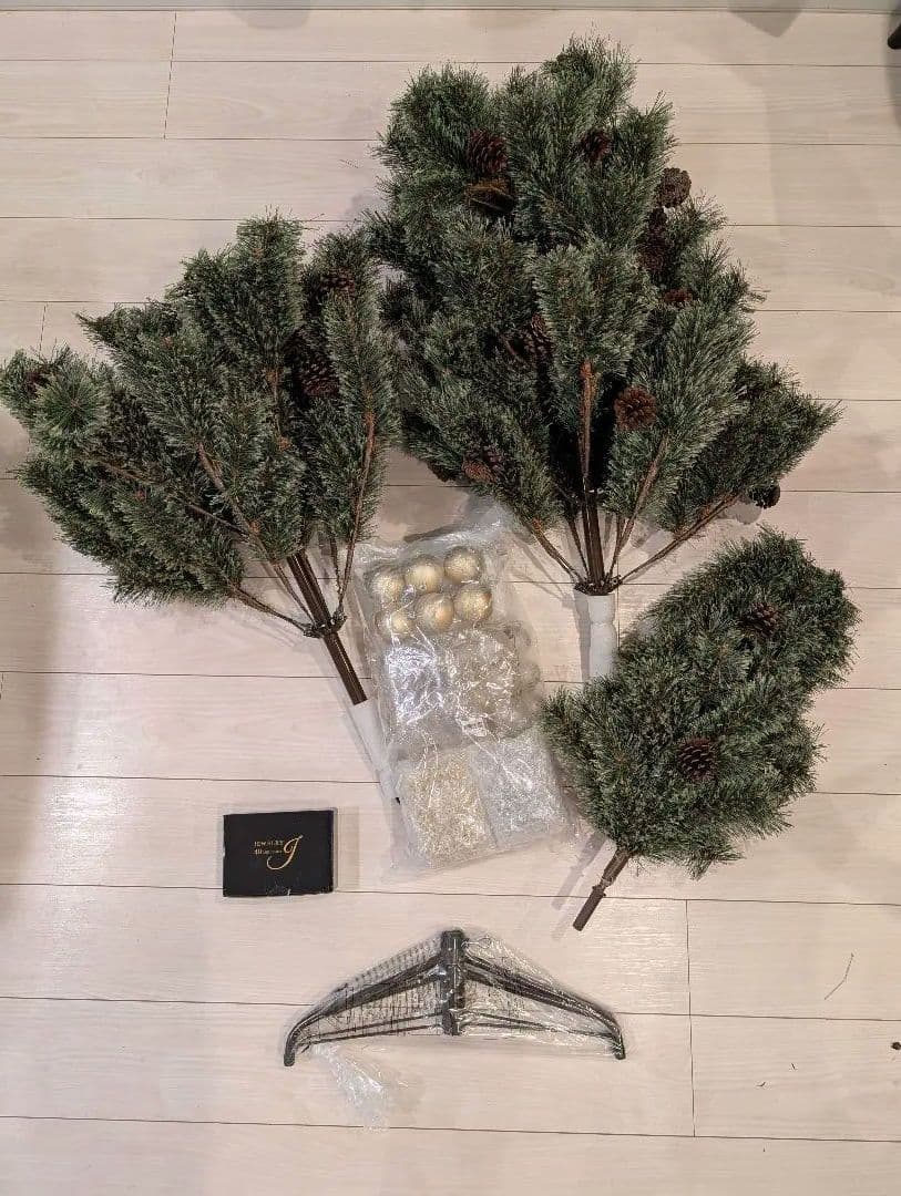 【新品】クリスマスツリー 180cm　電飾オーナメント付き　定価24800円