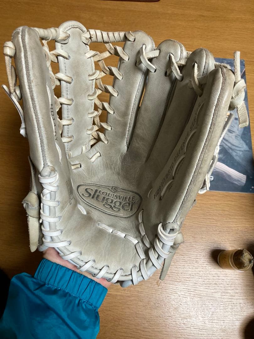 Louisville Slugger 硬式グローブ