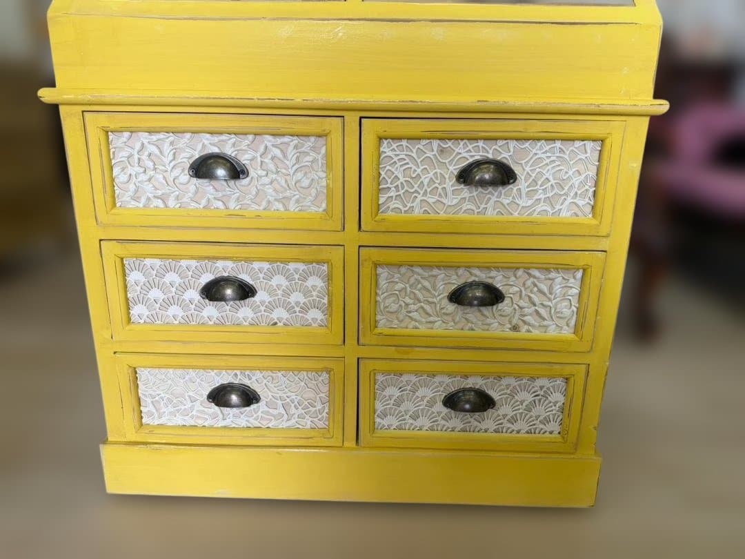 カントリー　ガラスキャビネット　コレクションラック　レトロ　棚　イエロー　引出