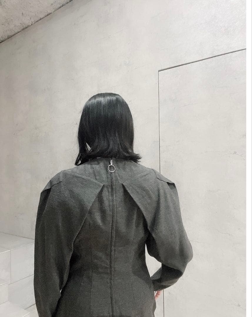 最終値下値DAWEIダウェイ/フランス】　前スリットデザインブラウス