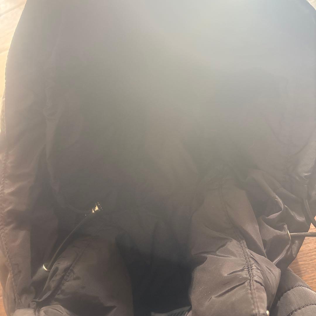 ほぼ新品！PRADA ダウンジャケット　フード、紙袋付き　黒