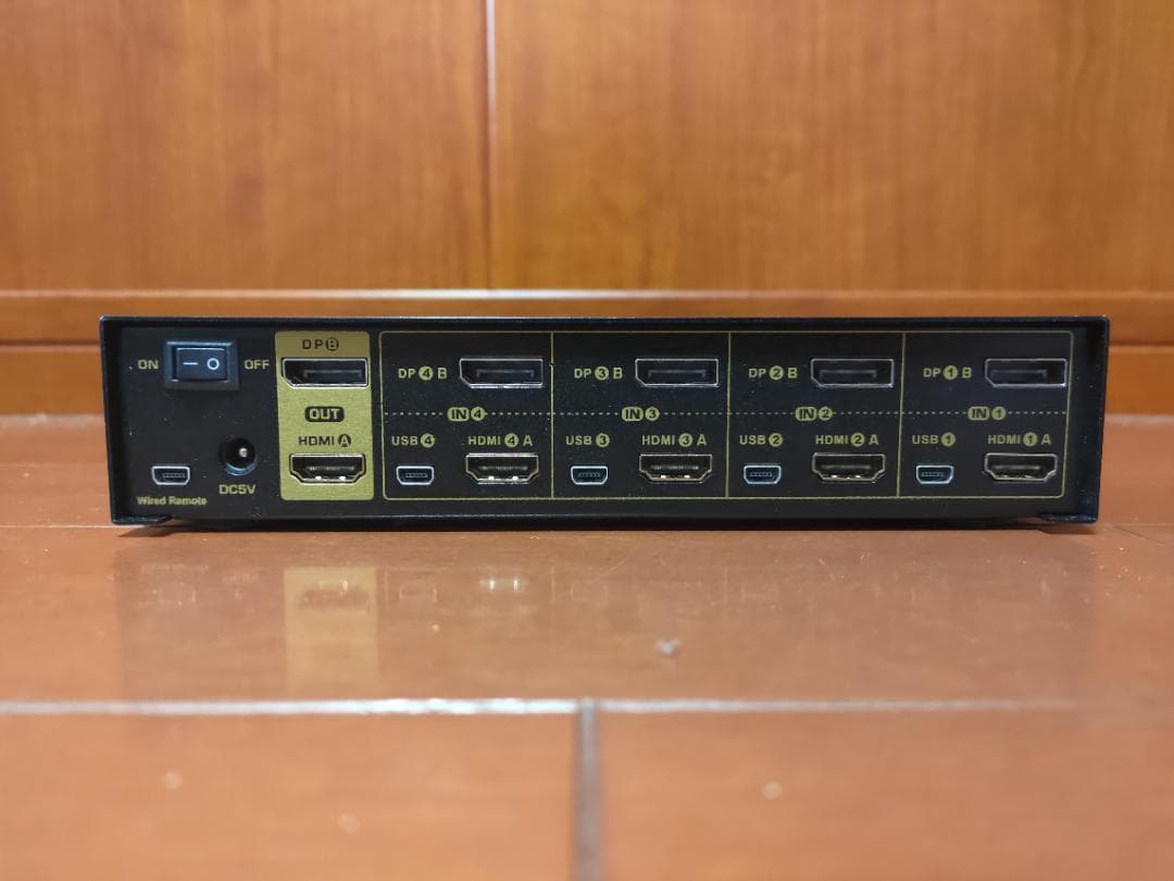 KVMスイッチ4台PC対応HDMI + DP デュアルモニター