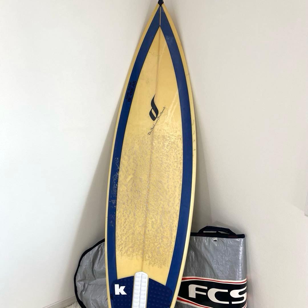 良品　サーフボード　ショートボード　クリーム　ブルー　ブラック　ケース付き