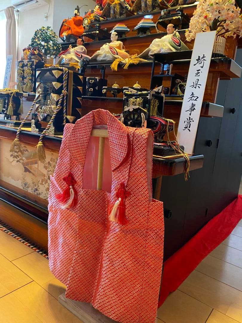 京都 雛人形 7段飾り　曽根人形　県知事賞　本物十二単　西陣織本刺繍金彩装飾