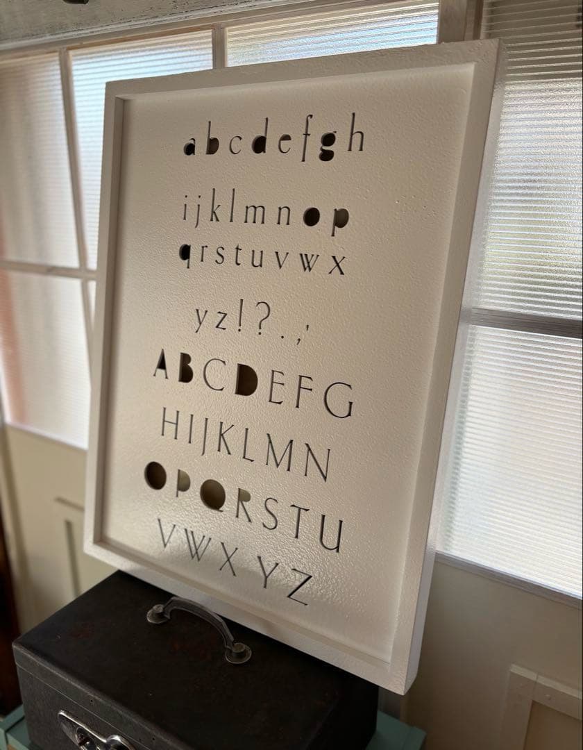 間接照明　アートパネル｜光の綴り｜壁掛けライト　静かな光　インテリア　家具