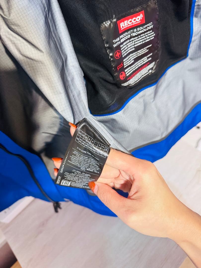Burton ak GORE-TEX Pro 3 ジャケット