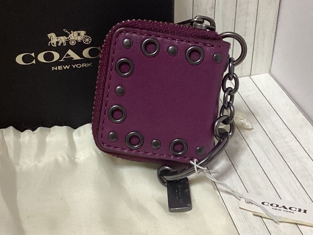 タグ付未使用コーチCOACH スタッズ付きパープルキーホルダー写真入れ手帳型本物