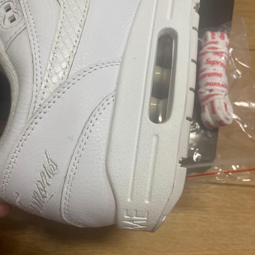 Supreme × Nike Air Max 1