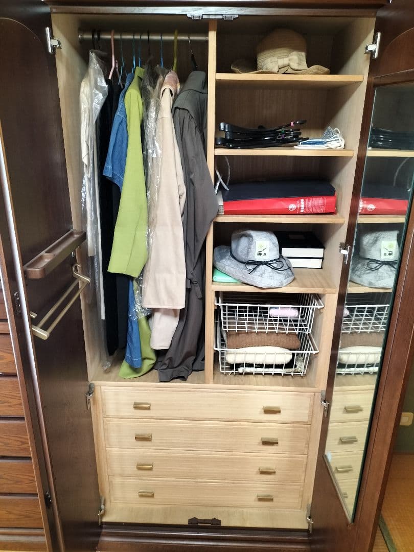 商品説明お読みください!クローゼット　婚礼家具　比較的、美品でした　引き取り限定