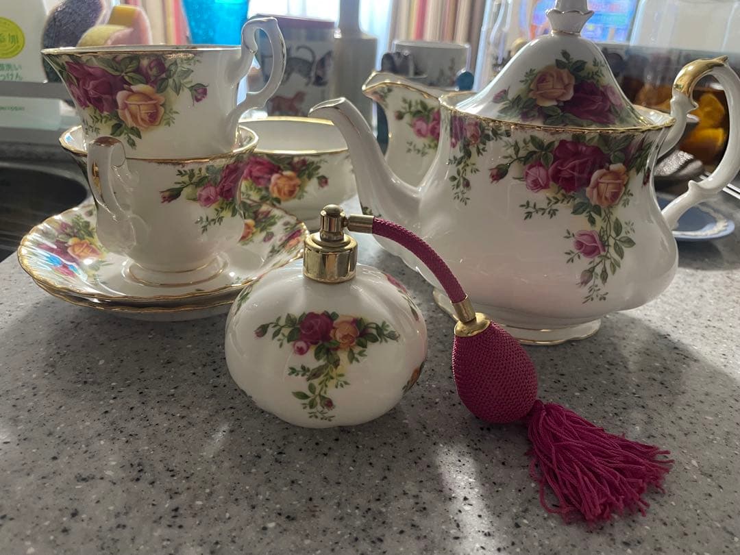  ALBART オールドカントリーローズ　 ティーセットと香水瓶
