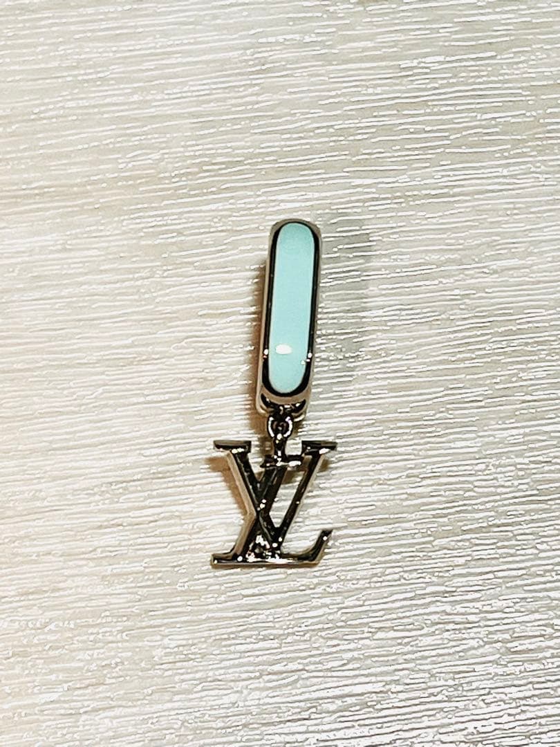 Louis Vuitton ミントグリーン ピアス(片耳用)