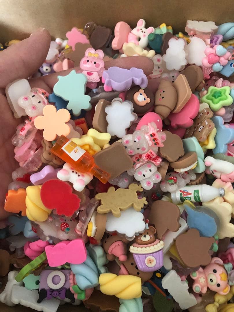 デコパーツ　まとめ売り　約2.7キロ　大量