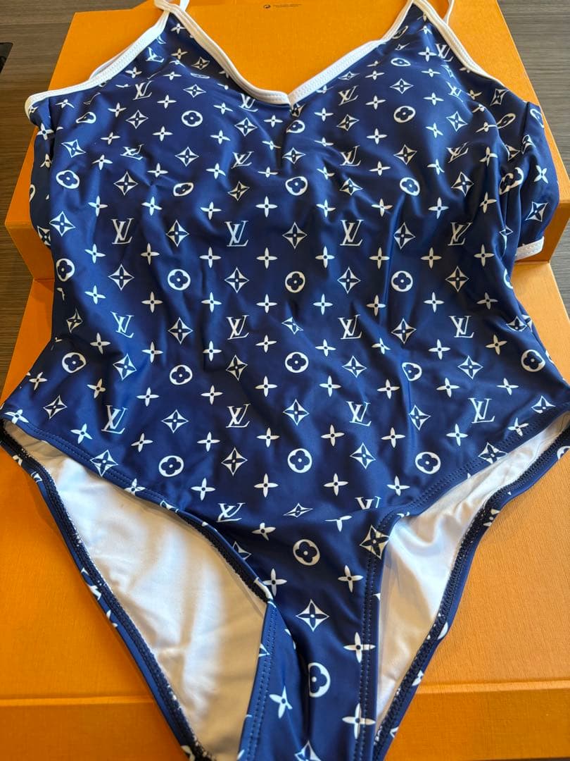 LOUIS VUITTON ワンピース水着