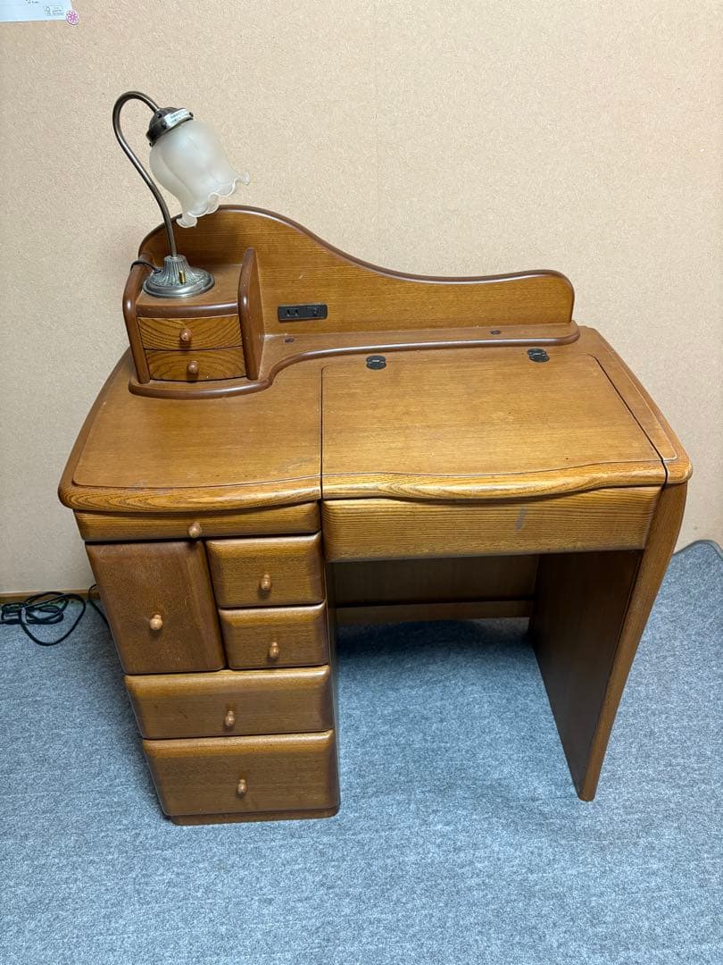 今だけ出品木製 学習机 鏡付きドレッサーレトロ アンティーク調 収納椅子セット