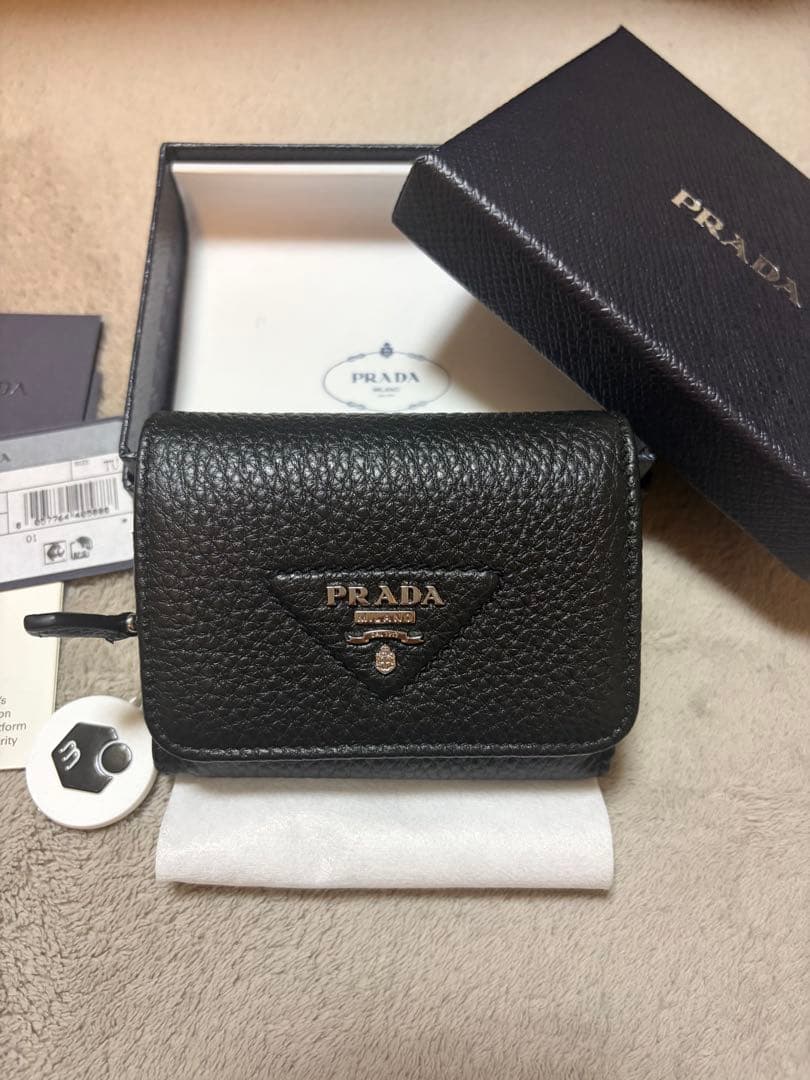 PRADA ミニウォレット 三つ折り財布 新品 ブラック