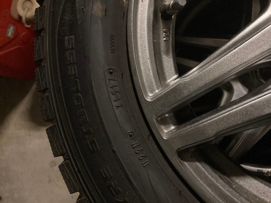 DUNLOP スタッドレスタイヤ 195/65R15 4本ホイール付セット　中古