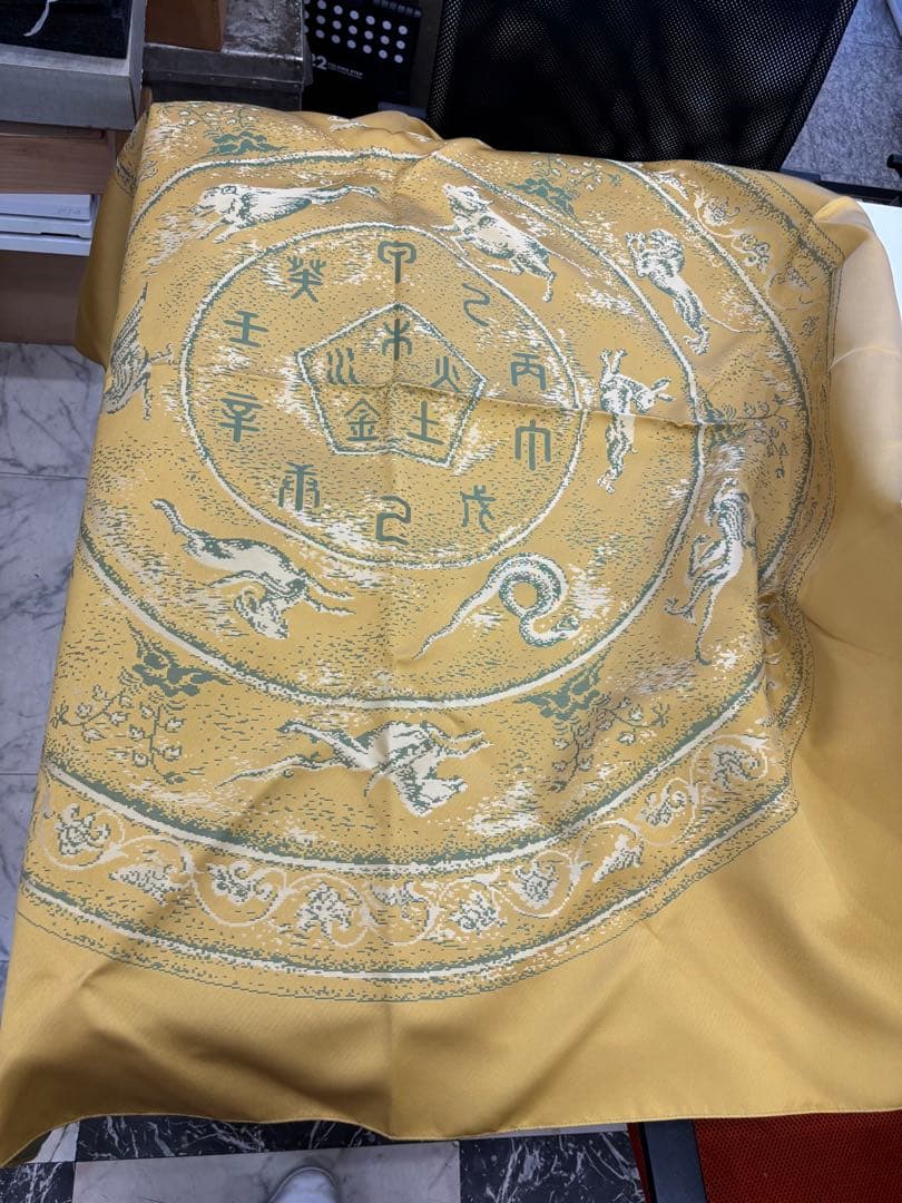 N10310【未使用】龍村美術織物　敷物　風呂敷　スカーフ　シルク