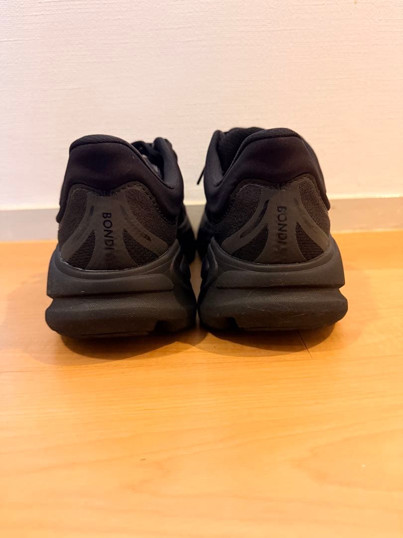 靴 HOKAONEONE BONDAI9