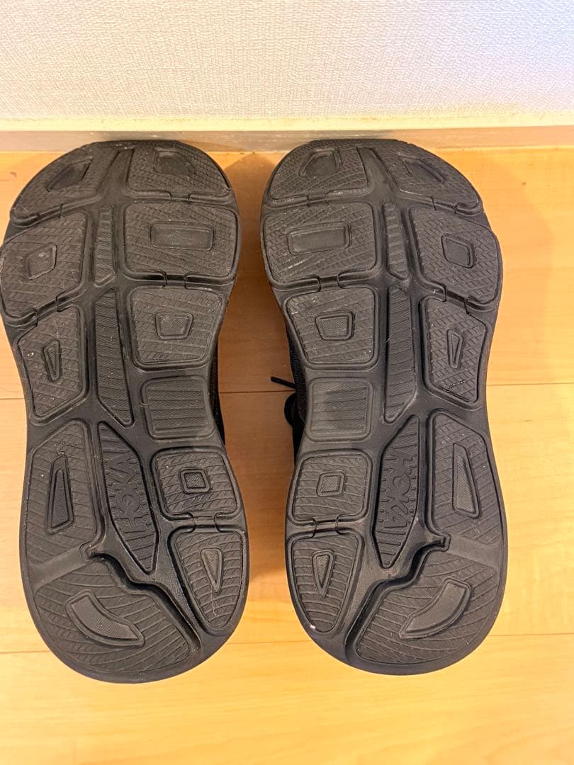 靴 HOKAONEONE BONDAI9