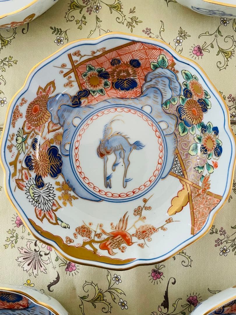美品✨有田焼　古伊万里　色絵金襴手花鳥図輸花皿　年木谷窯　蒼峰　中皿５枚　鉢
