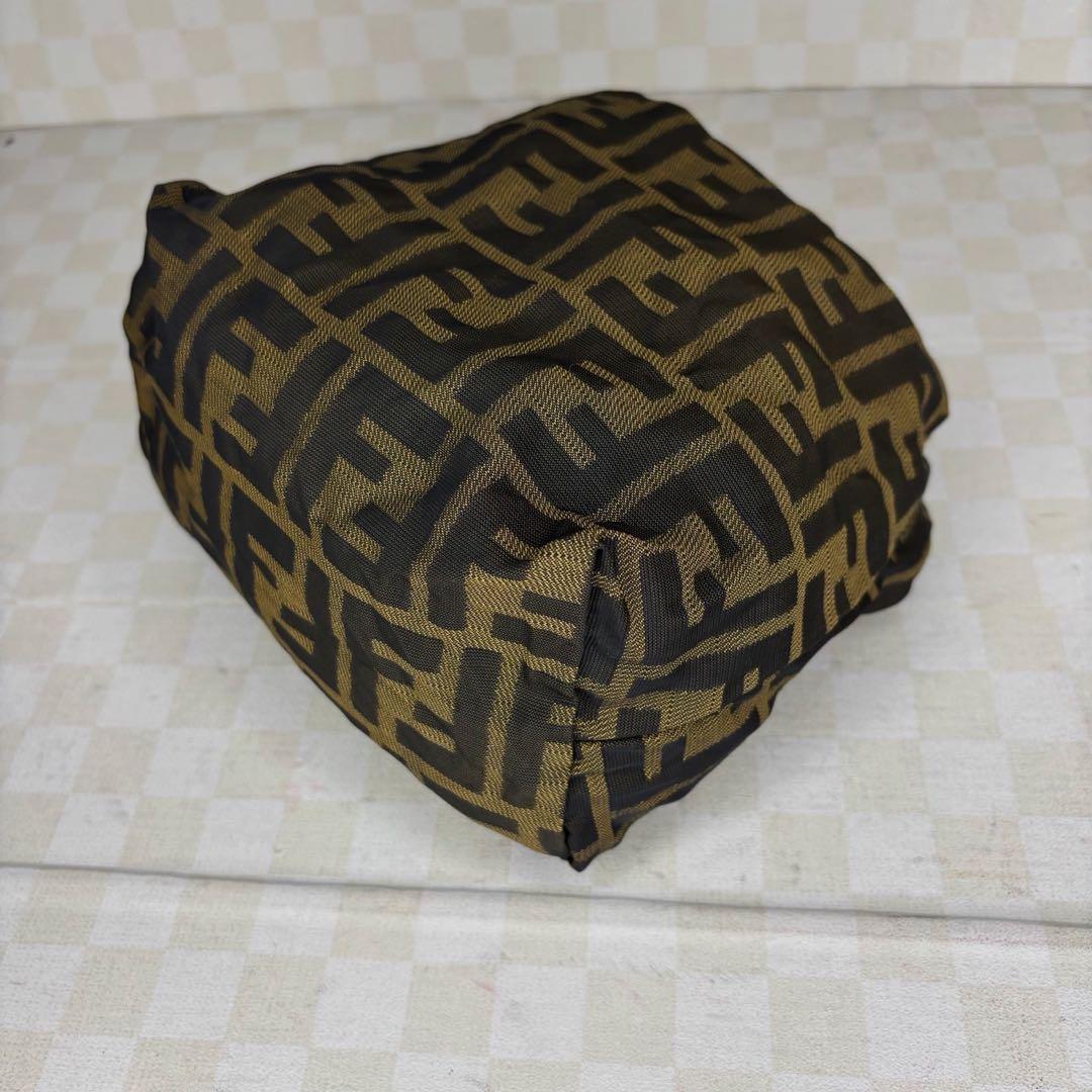 未使用級　FENDI フェンディ　ポーチ　M03