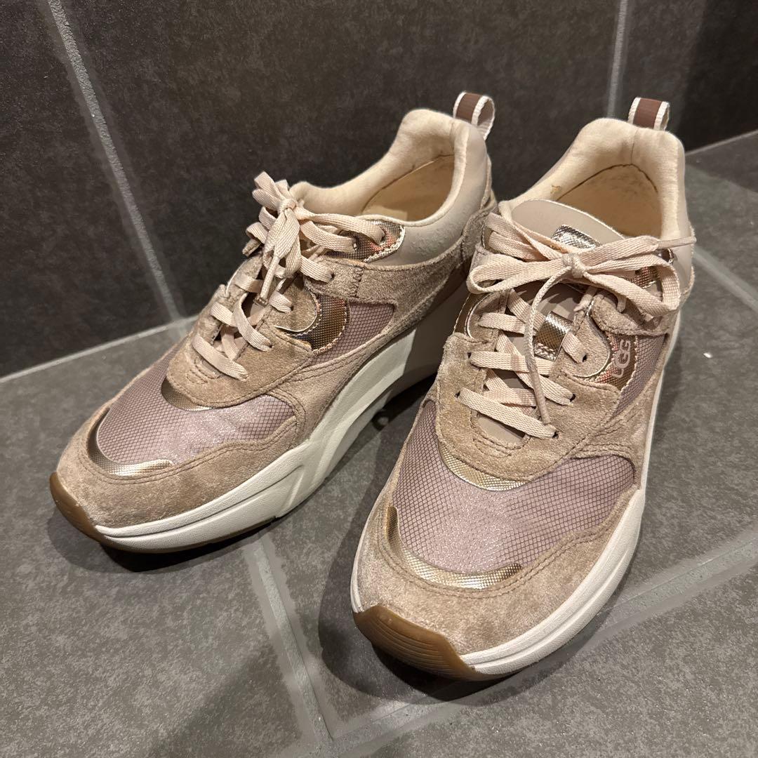 【ほぼ未使用】UGG スニーカー　レディース