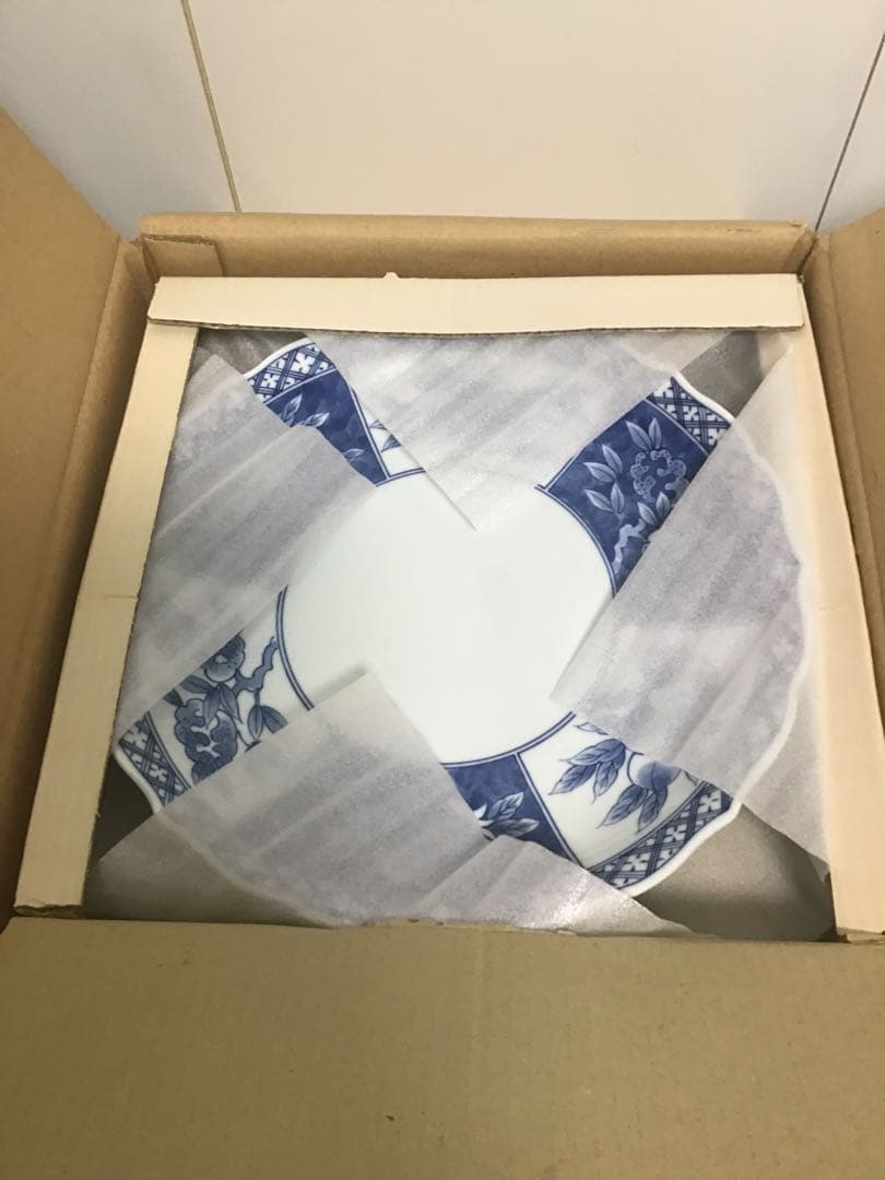 ☆未使用品☆【たち吉】大皿1・小皿5・角皿5・小鉢4・中鉢5（植物柄）