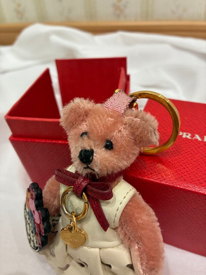 U*I様 ⭐︎PRADA⭐︎ プラダ　ピンク　くま　ベア　チャーム　キーホルダー
