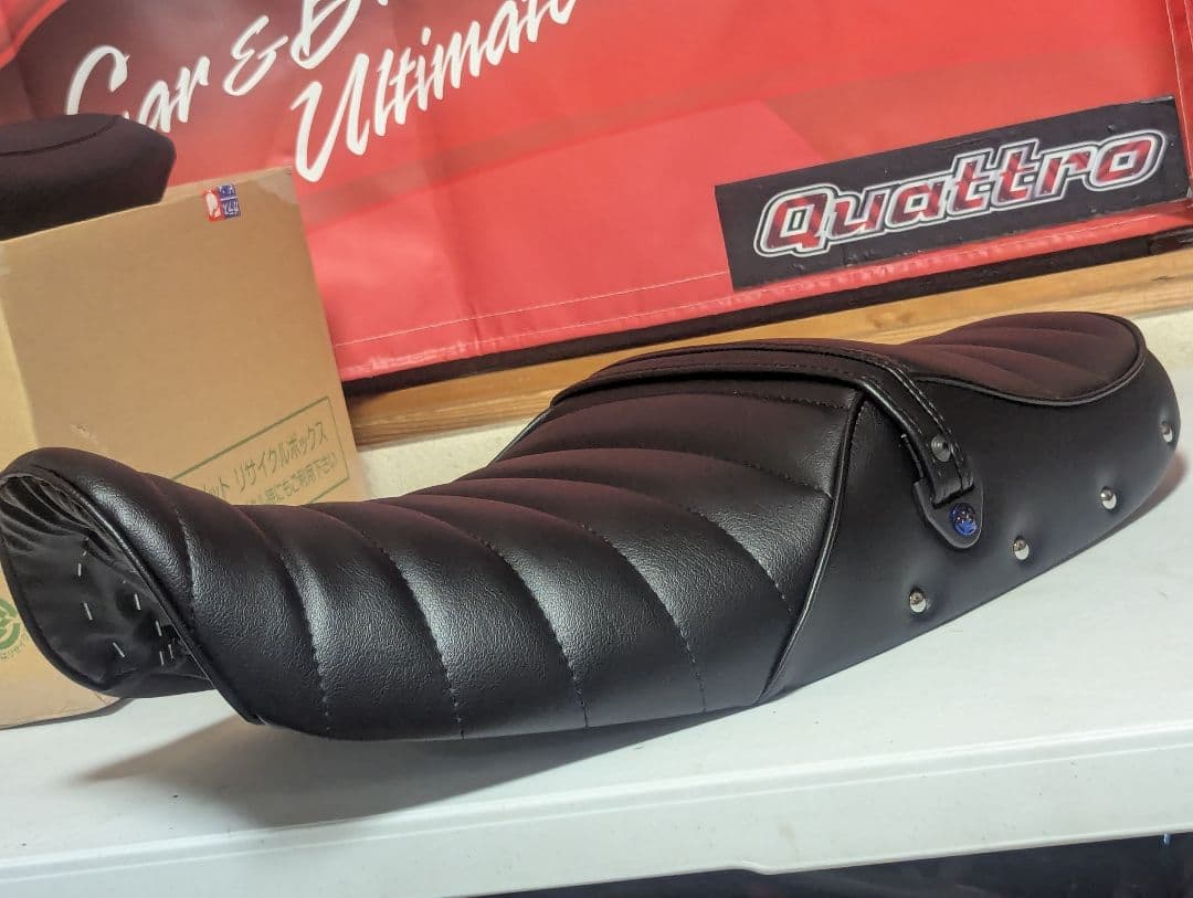 ヒロさん　Z900RS シート預かり加工張替え