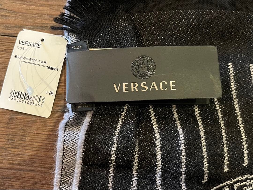 新品未使用!︎ VERSACE ヴェルサーチ メデューサ マフラー ストール