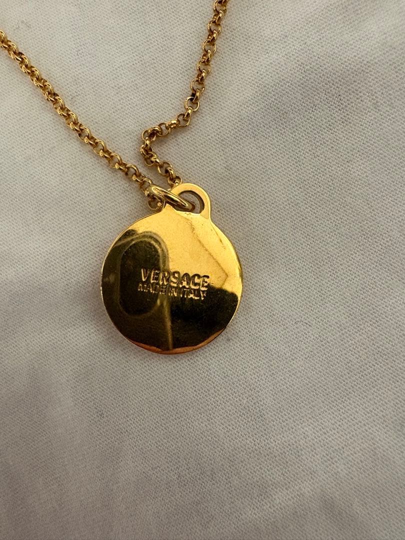 VERSACE メダル型ペンダントネックレス