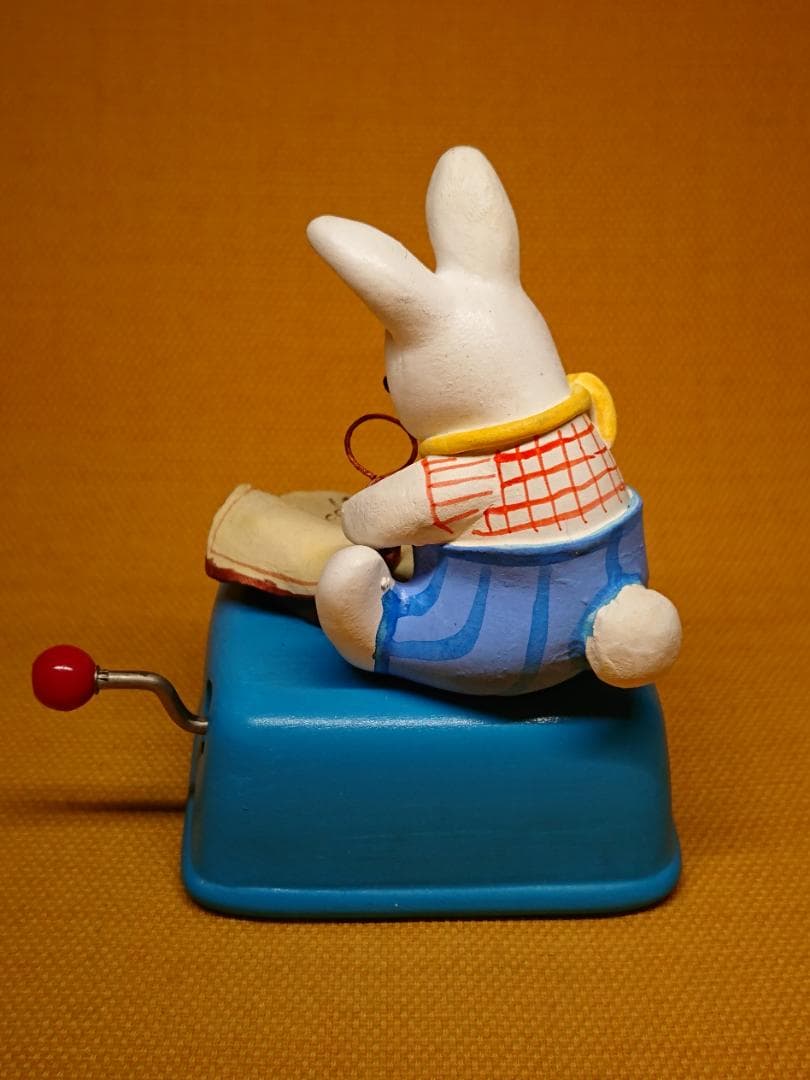 ウサギ　白兎　オルゴール　陶器　置物　インテリア　工芸品　美術品　A2916