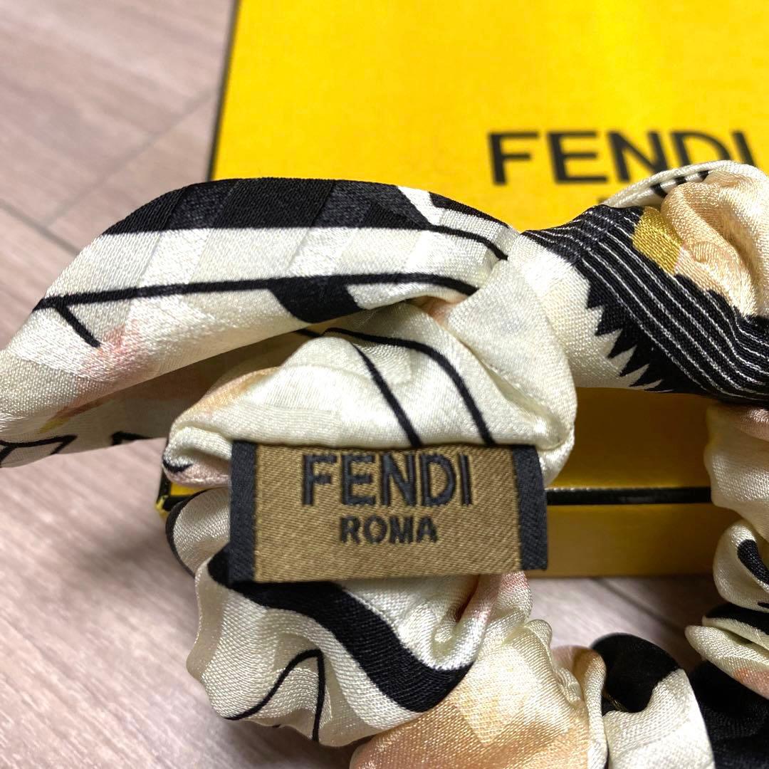 ◆Fendi シルク　シュシュセット　２個　箱付き