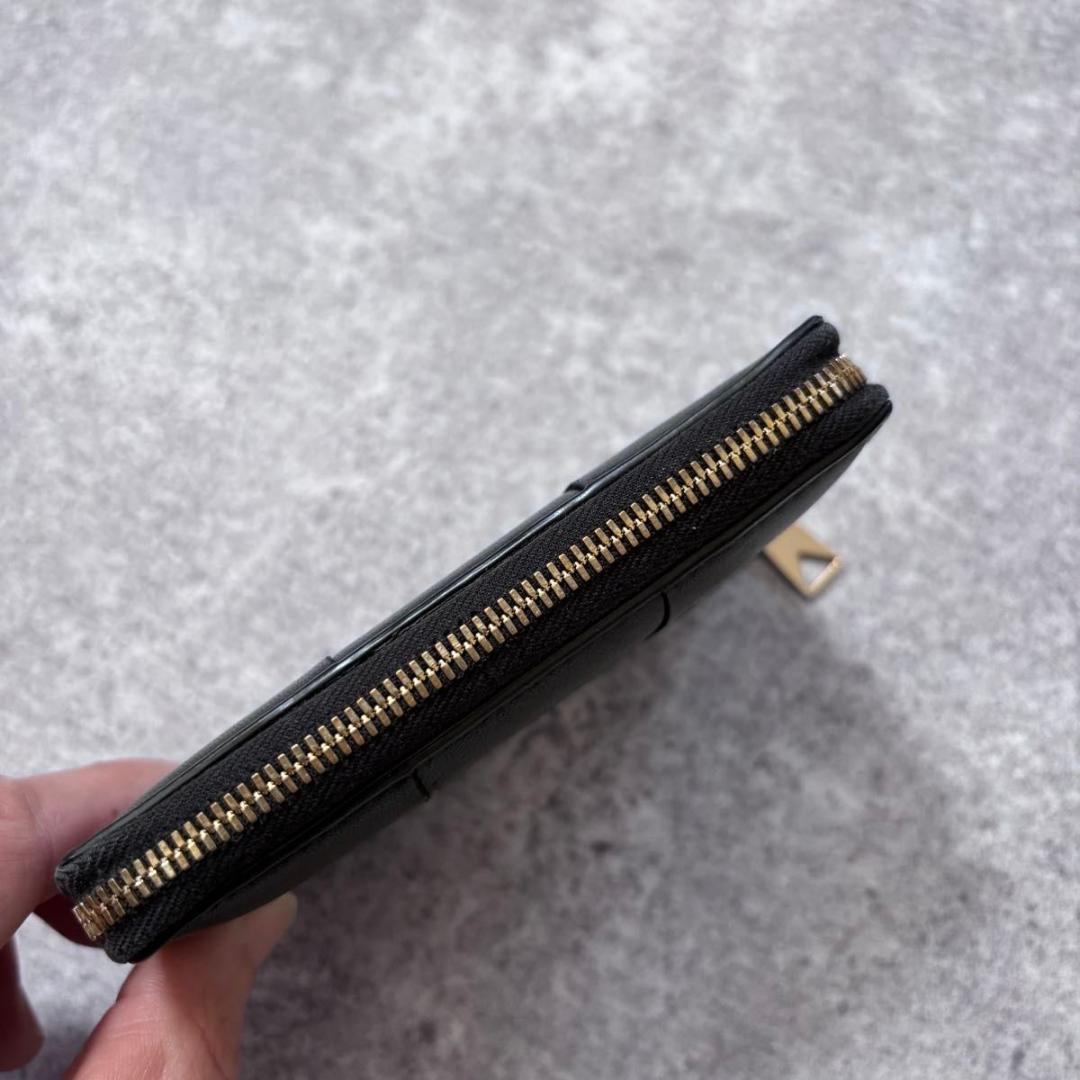 美品 ボッテガヴェネタ カセット ジップアラウンド ウォレット コンパクト