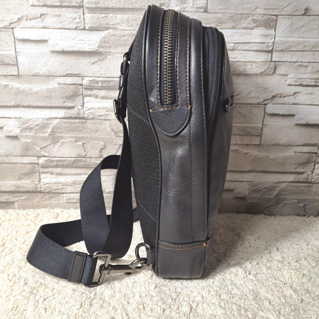 【極美品】コーチCOACHボディバッグ　ショルダーバッグ　レザー本革　ブラック