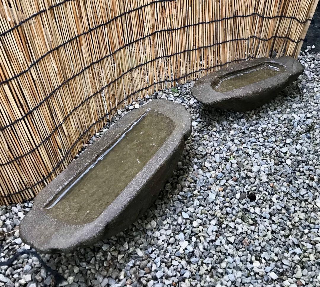 【石鉢・寄せ植え鉢・多肉植物鉢・茶器鉢・蹲２個】オブジェ・庭石・置物