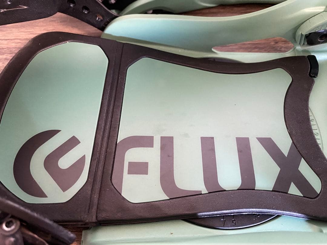 美品　本日限定価格　FLUX DS TEAM 2022年 Mサイズ　※ビスなし