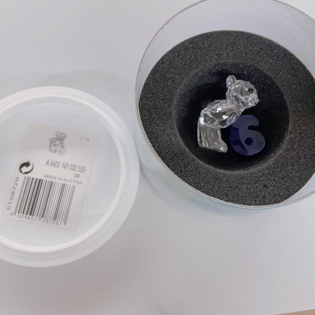 Swarovski クリスタルベアと数字6