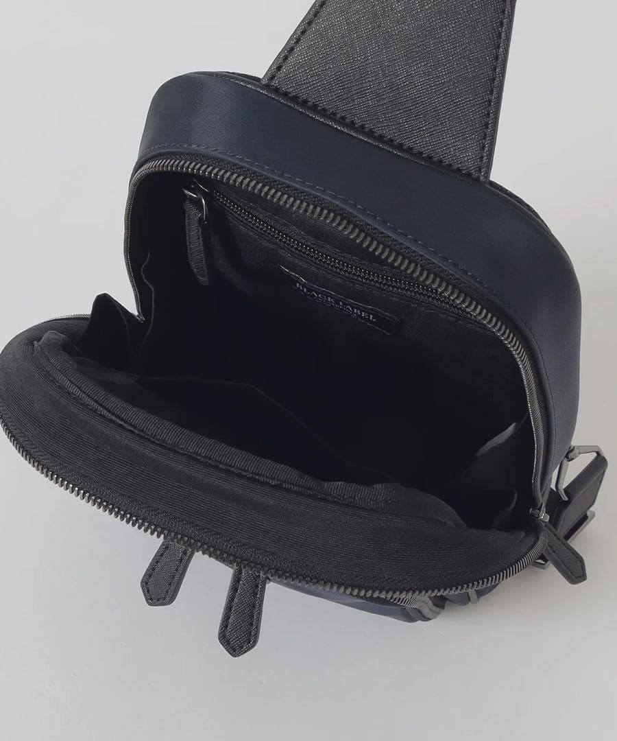 新品ブラックレーベル　コンビカルゼシャドークレストブリッジチェックボディバッグ