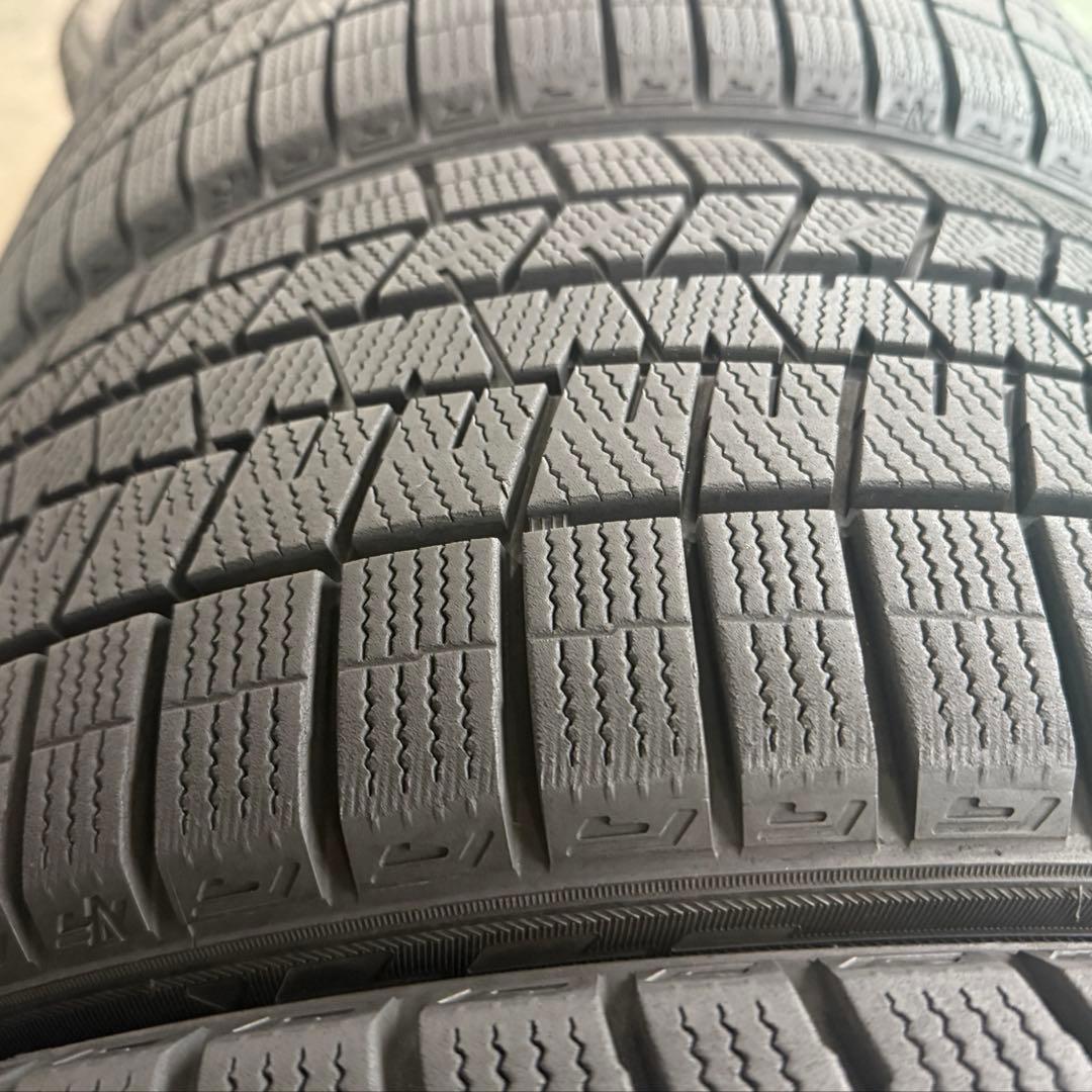 【バリ溝！】225/40R18 スタッドレスタイヤ 4本セット ダンロップ