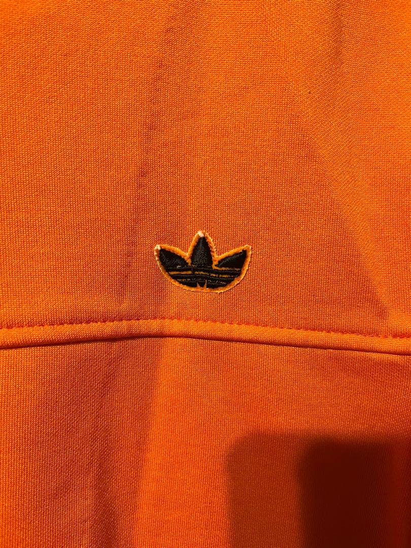 adidas originals ジャージ　オレンジ